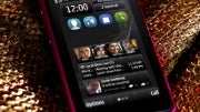 Nokia N8 gets trendy in hot pink