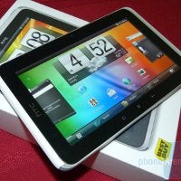 HTC Flyer Unboxing