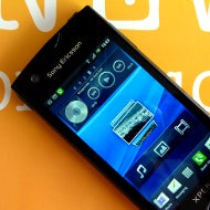 New eye candy of the Sony Ericsson ST18i Android phone, and a mistery WP7 handset leak