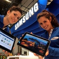 Samsung Galaxy Tab 10.1 available tomorrow at Best Buy Union Square, you can get it signed by Ne-Yo