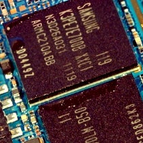 Samsung Galaxy S II taken apart, human ingenuity revealed