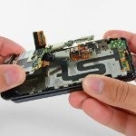 Motorola DROID 3 teardown reveals juicy hardware & tough disassembly process