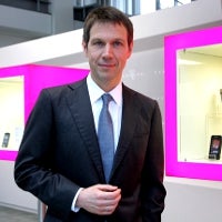 T-Mobile second quarter results are out, 50 000 customers loss, but revenue only slightly down