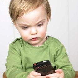 Moms can't go a day without technology, 25% of toddlers have used a smartphone, study finds