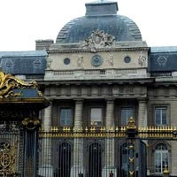 The legal skirmish moves to France, Samsung sues Apple for 3G connectivity patent infringements
