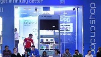 Samsung one-ups Apple iPhone 4S launch in Sydney with $2 Galaxy S II phones, sees people camping