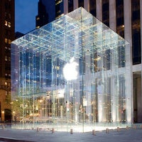 Apple Store app tells employees when you arrive at a store