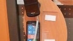 One AT&T store uses the wrong display for the Samsung Focus S