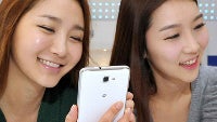 Samsung Galaxy Note dresses in white for the Holidays, currently released only in Korea