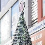 Christmas Tree made of cell phones rings in the holiday season