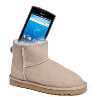Philadelphia school fighting cell phone misuse by banning Uggs