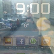 Transparent Screen app for Android is out, bumping into cute girls suddenly becomes lame