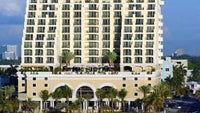 Samsung Galaxy Tab 10.1 lands at Fort Lauderdale resort, tipping it not required