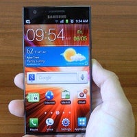 Smartphone displays need a bezel, here's why