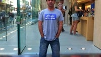 Australian trucker paid to wait as first to get the new iPad, still thinks tablets are indulgence