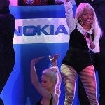 Nicki Minaj used a BlackBerry to tweet about her Nokia and Windows Phone show