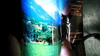 Samsung exec says it landed "huge" orders for flexible OLED screens this year, analysts quick to cry Apple