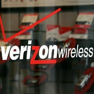 Verizon waves the full phone price stick to those who want to keep their unlimited data plan carrot