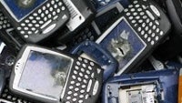 As unsold BlackBerries pile up, RIM risks a $1 billion write-down
