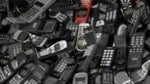 Europeans giving up their mobile phones