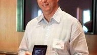 Slip of the tongue: Eric Schmidt says Google always wanted in on the "hardware business", and got itself a Motorola