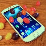 CyanogenMod 10 builds popping up for Samsung Galaxy S III, reducing the Jelly Bean anxiety