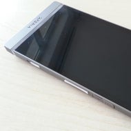 Silver Sony Xperia SL snapped from all angles, to be also pretty in pink