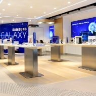 Samsung takes a page off the Apple Stores book, opens a similar one in Australia