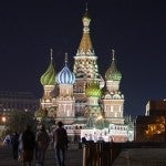 Moscowvites pay up to $3,700 for smuggled Apple iPhone 5 units