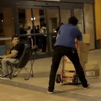 Hilarious prank has Apple Genius drop boxes with iPhone 5 while fans are waiting in line (video)