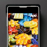 AUO demonstrates world's thinnest-bezel display