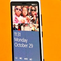 Live lock screen wallpapers arrive with Windows Phone 8, including real time Facebook updates