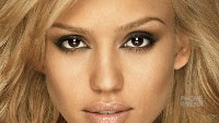 Jessica Alba swaps her iPhone for a Windows Phone
