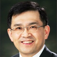 Samsung CEO issues a battle cry on employees, big software push to follow