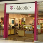 Google Nexus 4 to be available from 'select' T-Mobile stores on Wednesday