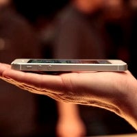 Apple reclaims the smartphone share top from Android in the US, buoyed by the iPhone 5 sales