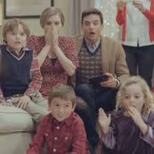 Samsung brings in the Christmas spirit with a Galaxy S III Santa Fail ad