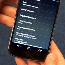 Nexus 4 caught running Android 4.2.2 again, this time on video