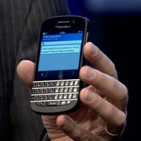 IS THERE A WHITE BLACKBERRY Q10 WITH ENGLISH ARABIC KEYBOARD visual data 5