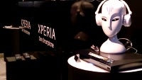 Camera samples of the Sony Xperia Z vs 808 PureView vs iPhone 5 vs Note II appear (macro, low light)