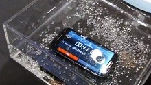 P2i water-repellent nanocoating technology demo: phone waterboarding now possible