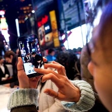 Half of surveyed iPhone users in China express interest in switching to the Galaxy S4