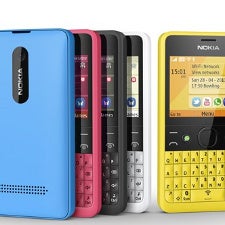 Full QWERTY Nokia Asha 210 arrives in color