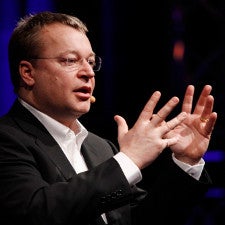Nokia chief executive Elop taking heat from investors, blamed to have put company on ‘the road to