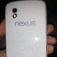 White Nexus 4 shows up, all ready for Google I/O 2013