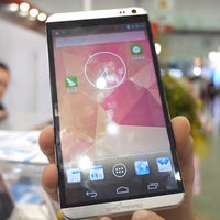 This HTC One look-alike comes with a 6.3-inch screen, isn't made by HTC
