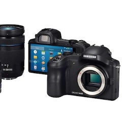 Samsung Galaxy NX takes Android cameras to a 20 MP level