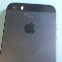 Possible iPhone 5S prototype pictured with larger battery, dual LED flash