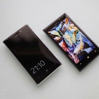 Nokia Lumia 925 getting "Peek" feature to quickly see the time
