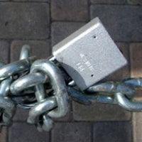 Update being pushed to three Motorola DROID RAZR models to close bootloader exploit